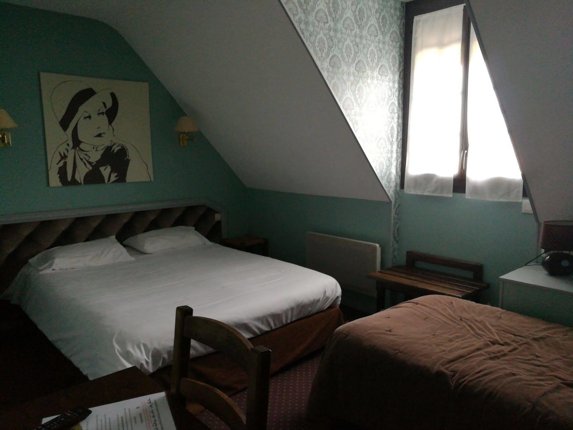 Contact Hotel Du Relais Thouars Exterior photo