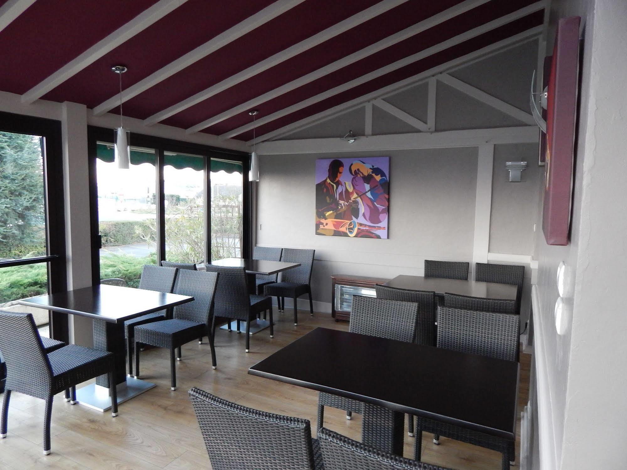 Contact Hotel Du Relais Thouars Exterior photo