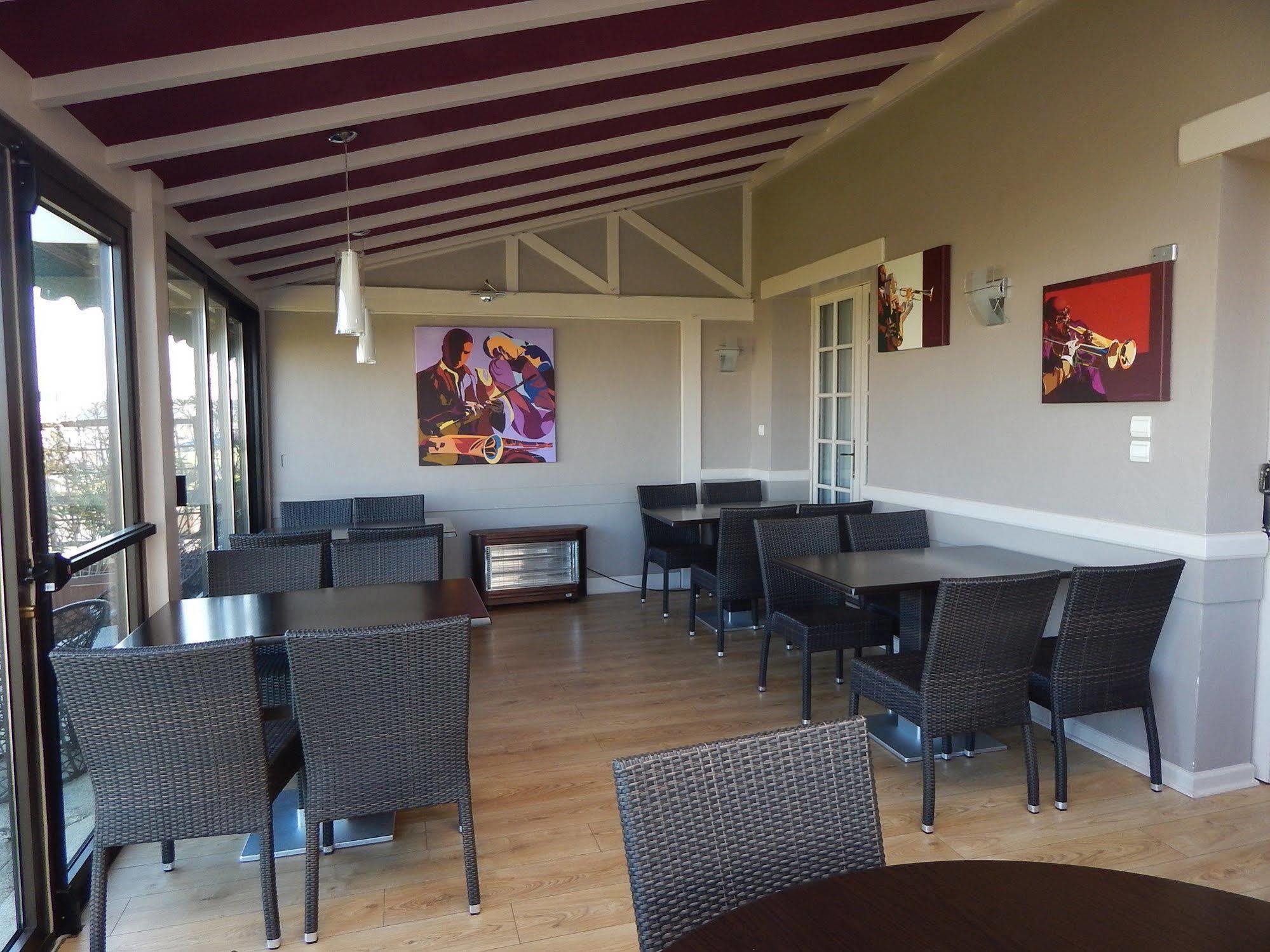 Contact Hotel Du Relais Thouars Exterior photo